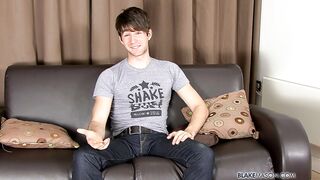 Gorgeous Woody Fox Beats His Meat