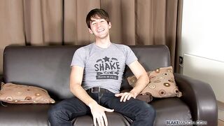 Gorgeous Woody Fox Beats His Meat